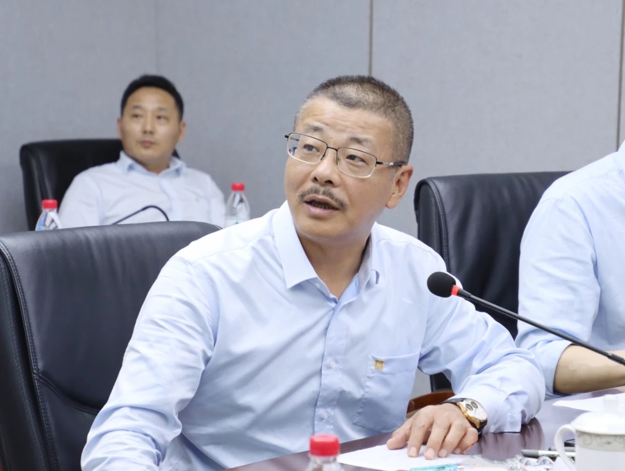 多盈体育【中国】学习贯彻海南省委八届四次全会精神 推动高质量发展2_副本_副本.jpg