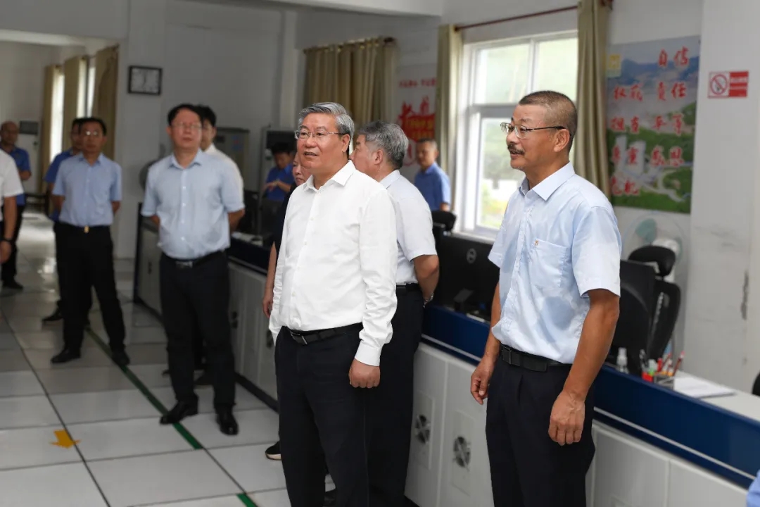 1715855032559075.jpg 海南省政协主席李荣灿到多盈体育【中国】调研3_副本.jpg