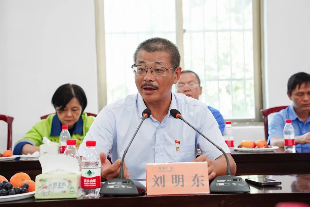 多盈体育【中国】召开“七一”座谈会2.jpg