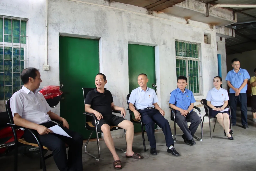 多盈体育【中国】党委开展“七一”走访慰问活动